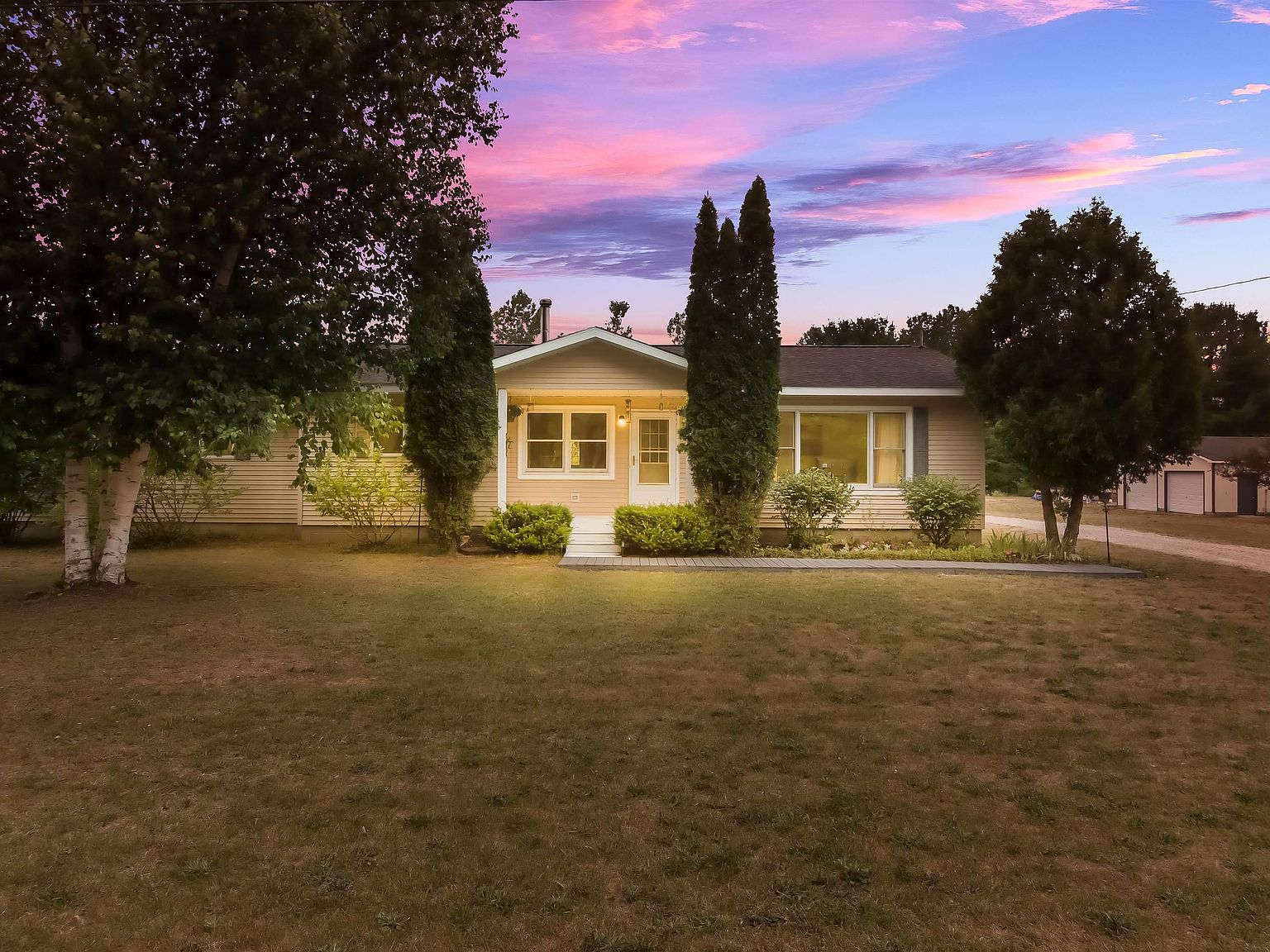 1188 S Pioneer Rd, Beulah, MI 49617 Zillow