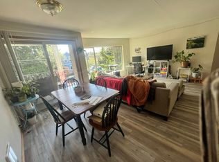 800 N 36th St APT 201, Seattle, WA 98103