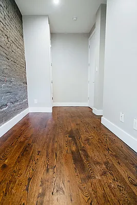 Rented by Nooklyn NYC LLC | media 81