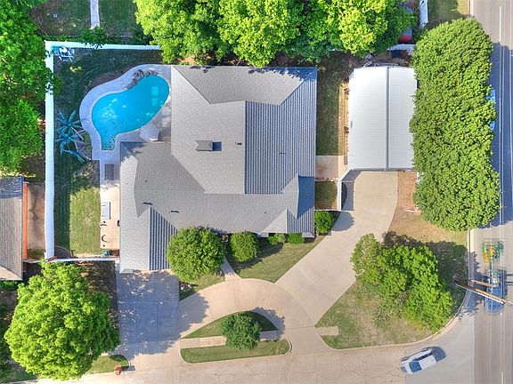 5th image of 5 SW 98th St