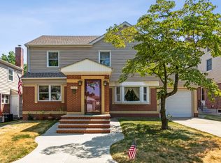 7917 215th St, Oakland Gardens, NY 11364