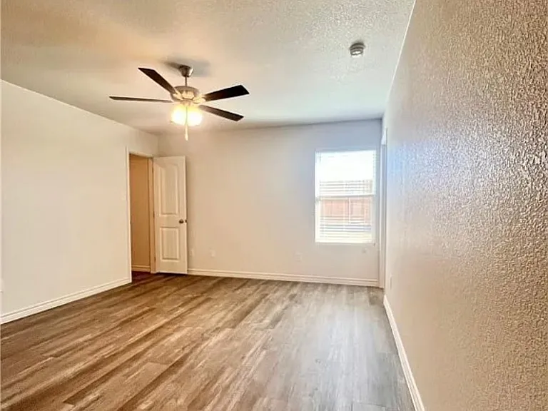 113 Dolphin Dr #1 — Photo 5