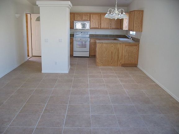5th image of 2511 Fremont Dr