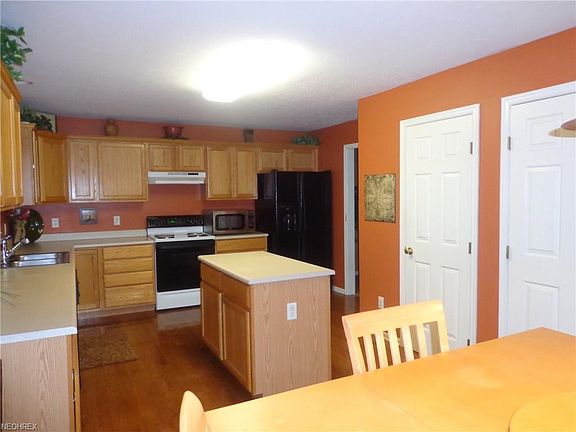 4th image of 17222 Park Lane Dr