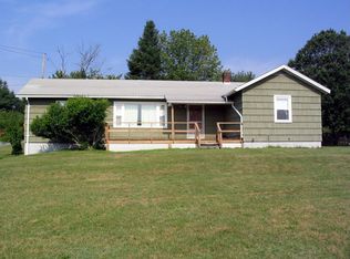 6 Lynn Dr, Swan Lake, NY