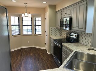 2302 Oakwood Ave, Bentonville, AR 72712