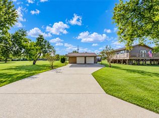 11605 Strom Rd, Dickinson, TX 77539