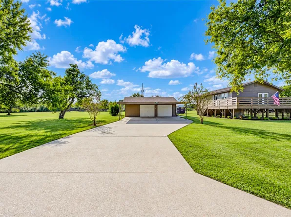 11605 Strom Rd, Dickinson, TX 77539
