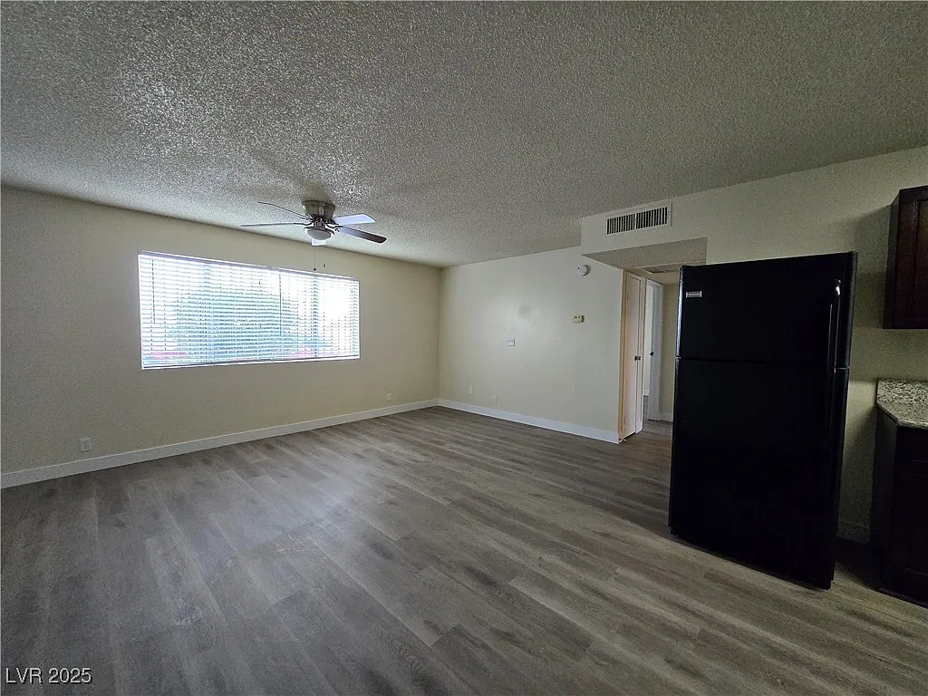 Building Photo - 218 E Merlayne Dr #1