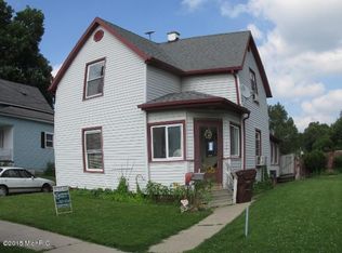 614 N Jackson St, Ionia, MI