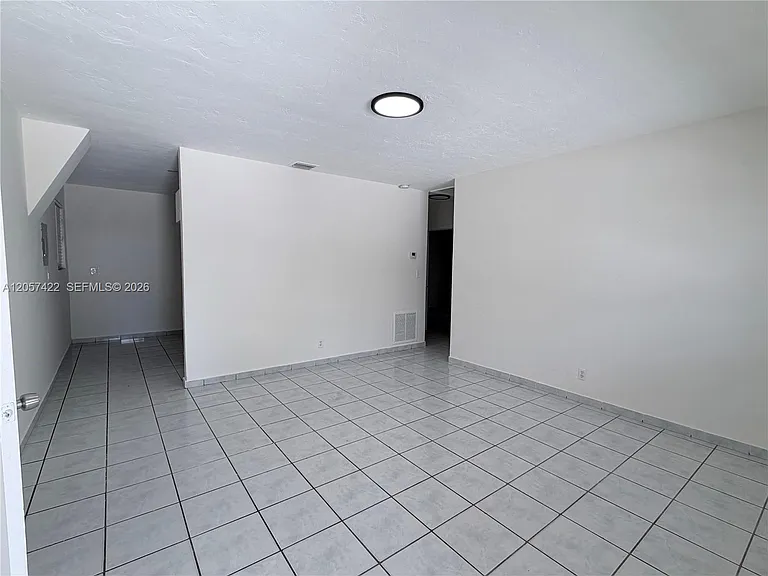 16921 SW 94th Ave — Photo 4