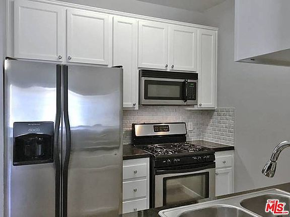 5th image of 10650 Moorpark St APT 303