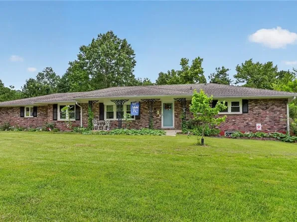 2400 W 103rd St, Leawood, KS 66206