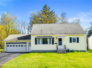 9 Cedar Ln, New York Mills, NY 13417
