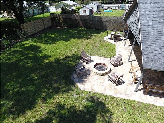 3rd image of 1936 Taylor Ln