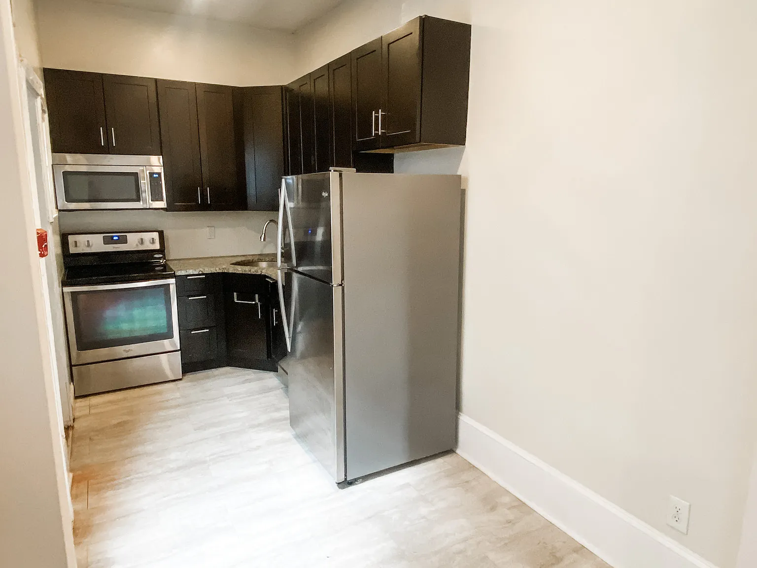 1 bed, 650 sqft, $1,895 — Photo 2