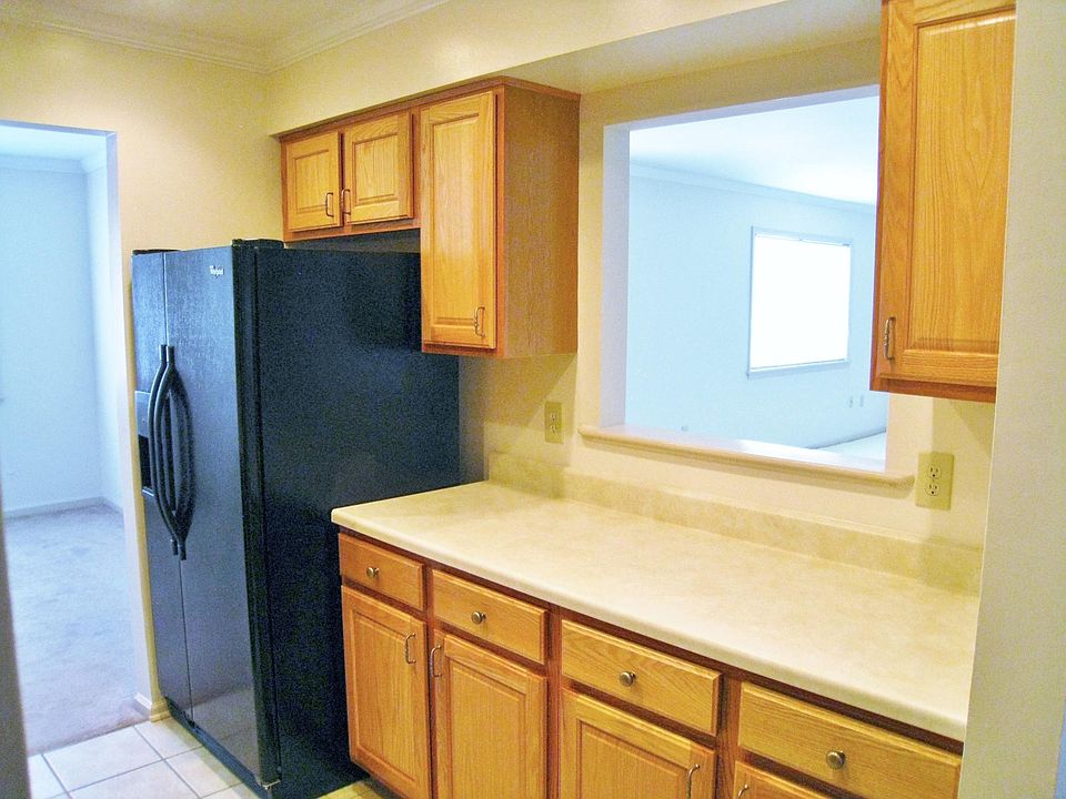 1st image of 71 Oakbrook Cmns