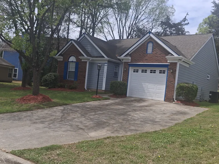 13530 Bolingbrook Ln — Photo 3