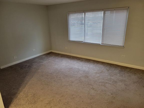 3rd image of 8701 S Sacramento Ave APT 2