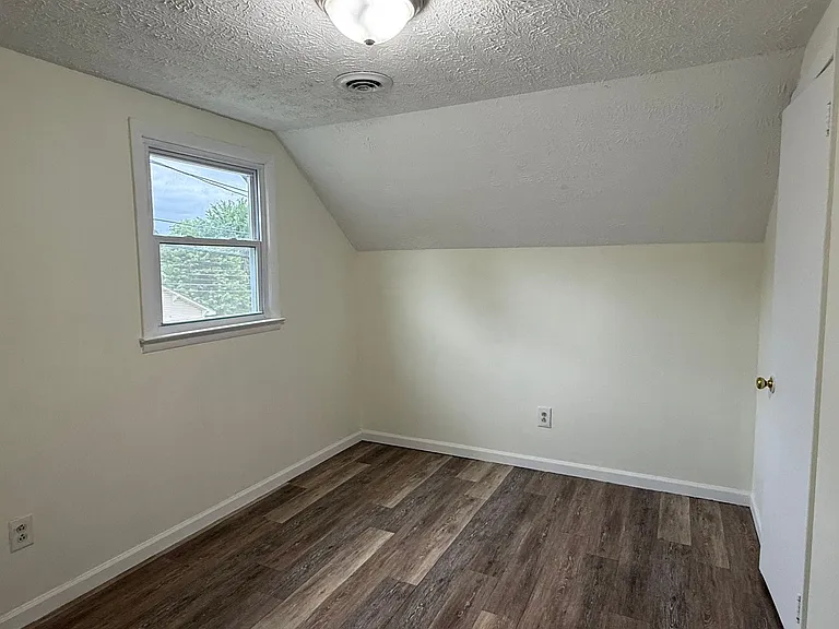 224 Lamont St — Photo 24
