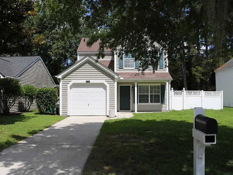 736 Corn Planters Ct N — Photo 2