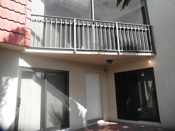 3rd image of 3683 Victoria Drive