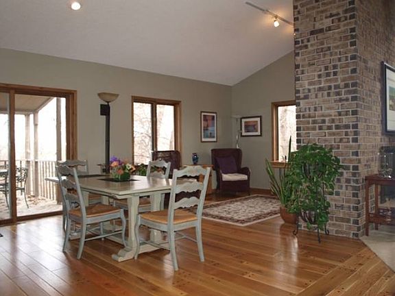 dining/hearth room