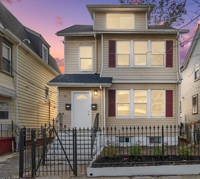 24 Irving Ave — Photo 4
