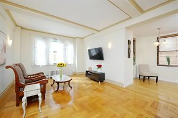 Sold by Douglas Elliman | media 24