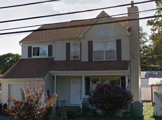 16 S 21st St, Wyandanch, NY