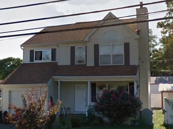 16 S 21st St, Wyandanch, NY 11798