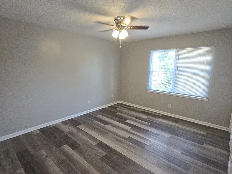 1307 W Meadowview Rd #F — Photo 37