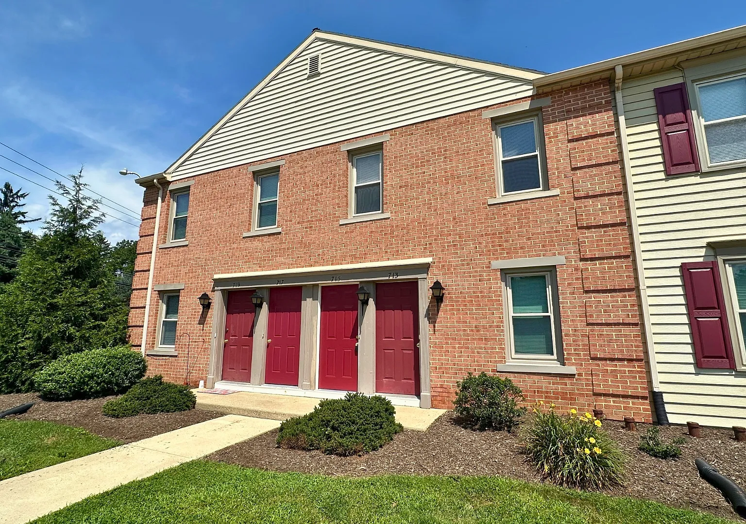 1 bed, 668 sqft, $1,235 — Photo 3