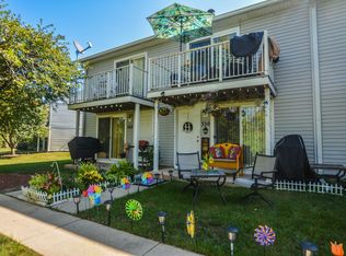550 Meadow Green Ln, Round Lake Beach, IL