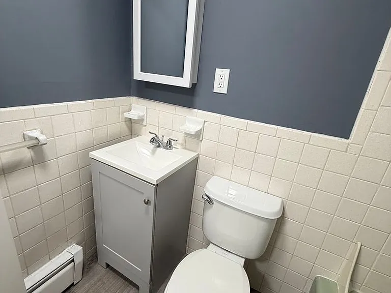 Willard Street Apartments offers the perfect location, with easy access to all major Highways 495... — Photo 2