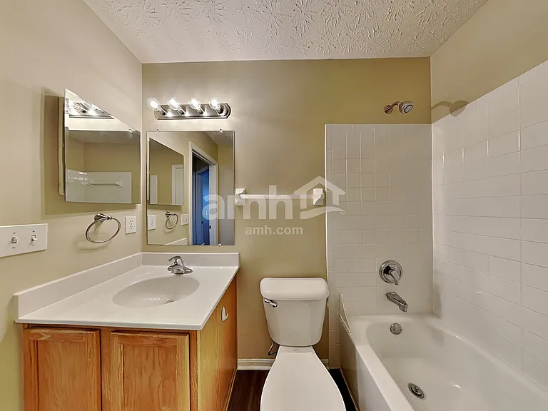 7451 Holyoke Cir — Photo 14