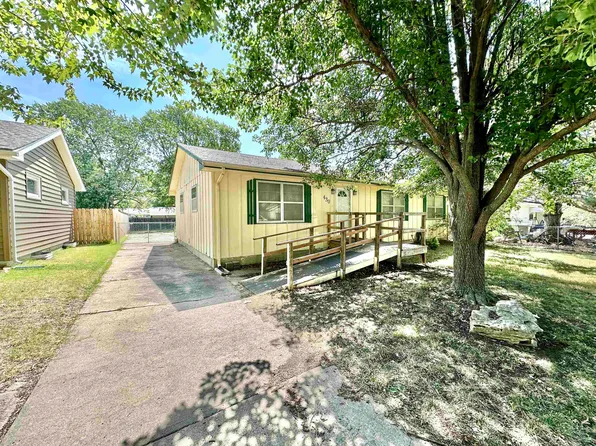 430 N 9th St, Towanda, KS 67144