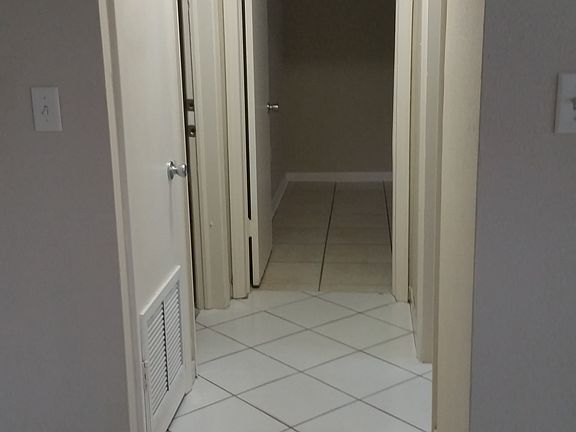 4th image of 2021 S Mills Ave