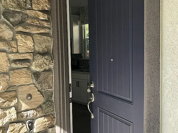 132 W Nasergholi Ave — Photo 3