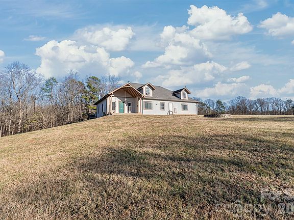 2nd image of 424 Rollingbrook Rd