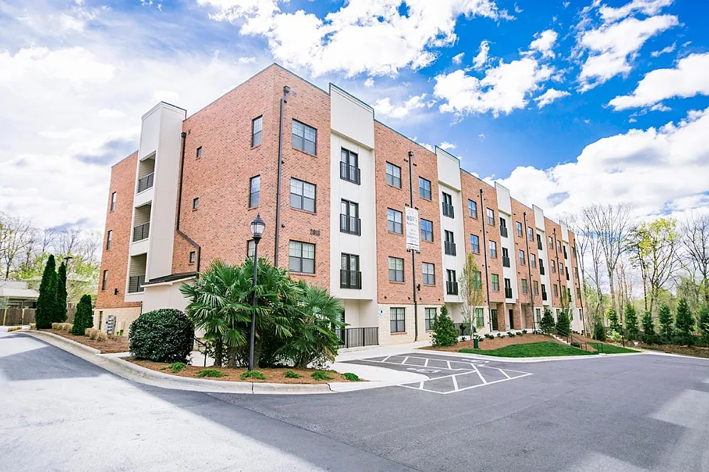 2918 North at Winstead Commons — Photo 1