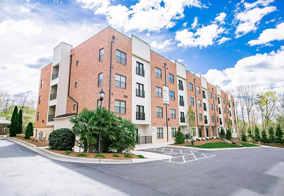 2918 North at Winstead Commons