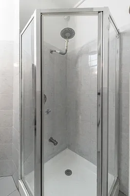 Rented by New York Casas Ltd. | media 12