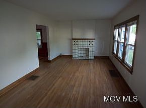 4th image of 3207 Linden St