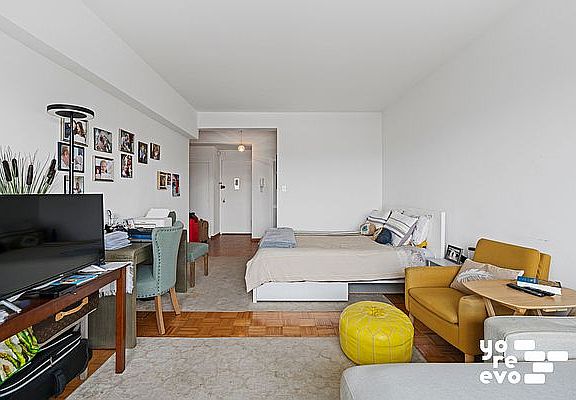 4th image of 15 Charles St APT 12G