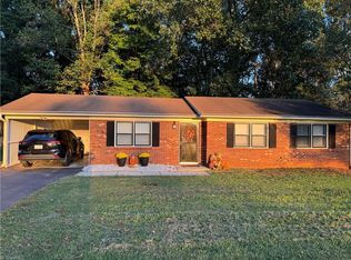 413 Hillcrest Dr, King, NC 27021