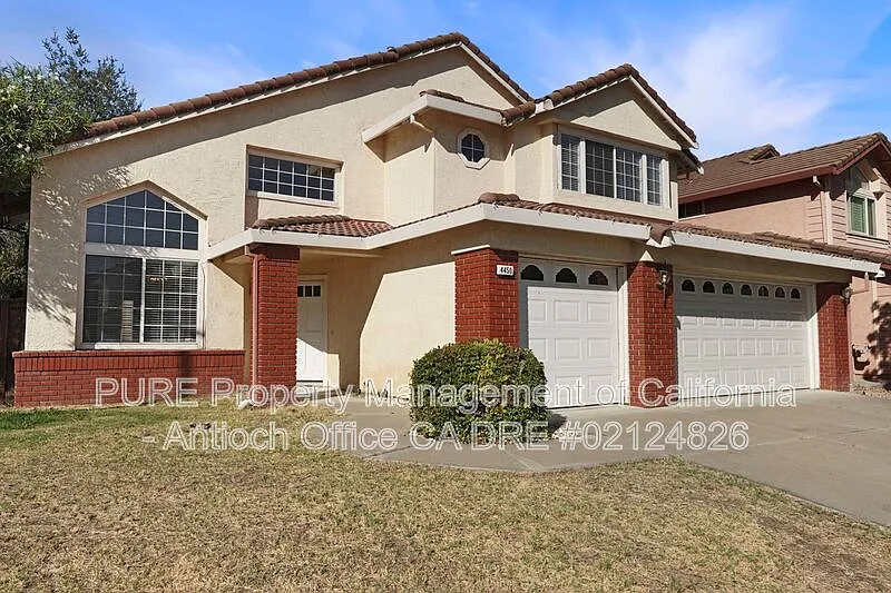 4450 Horseshoe Cir photo 1