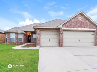 7021 Cherokee Lndg, Warr Acres, OK 73132