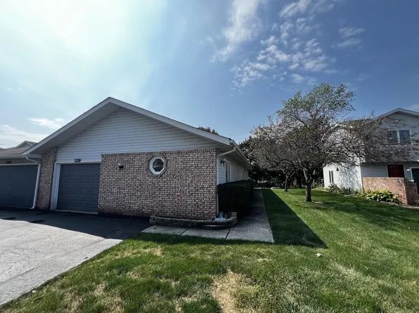 2581 Brookwood Dr, Crown Point, IN 46307