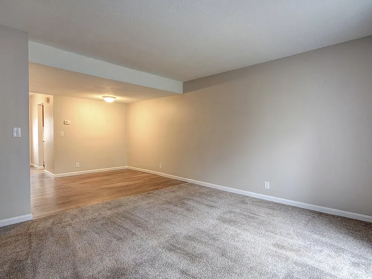 1515 Lincolnshire Dr — Photo 4